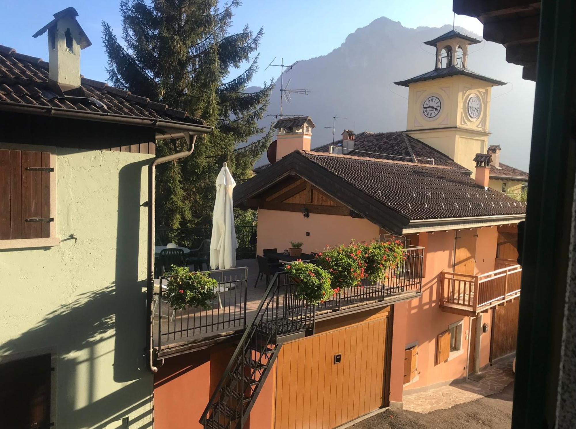 Casa Rosella Lägenhet Bezzecca Exteriör bild